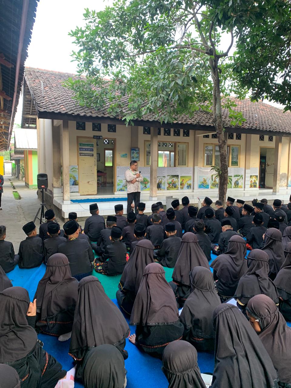 Kegiatan numerasi bertujuan untuk meningkatkan kemampuan siswa dalam berhitung, berpikir logis, dan memecahkan masalah dalam kehidupan sehari-hari.
